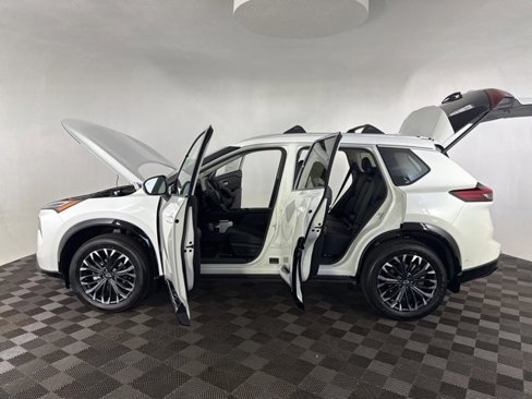 New 2026 Nissan Rogue Platinum image 13