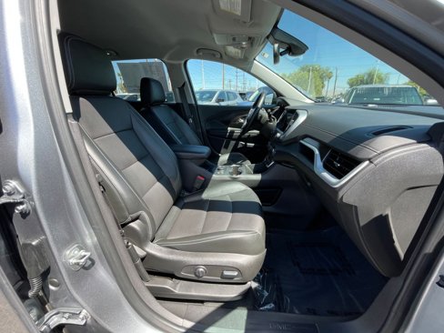 Used 2024 GMC Terrain SLT image 24