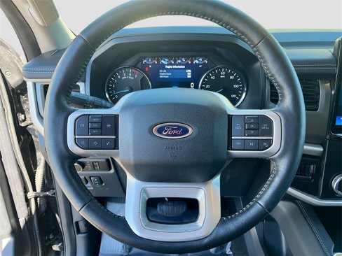 Used 2024 Ford Expedition Max XLT image 11