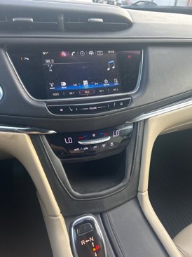 Used 2017 Cadillac XT5 FWD image 11
