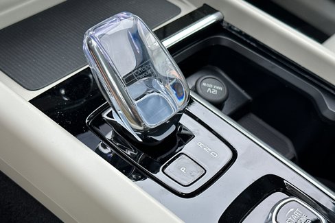 New 2026 Volvo XC60 T8 Ultra image 19