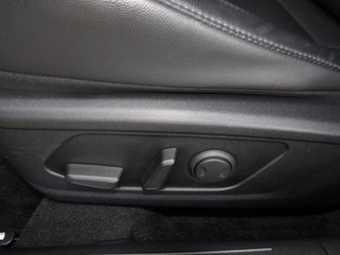 Used 2024 Hyundai Elantra Limited image 21