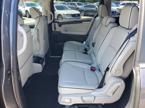 New 2026 Honda Odyssey Touring image 11