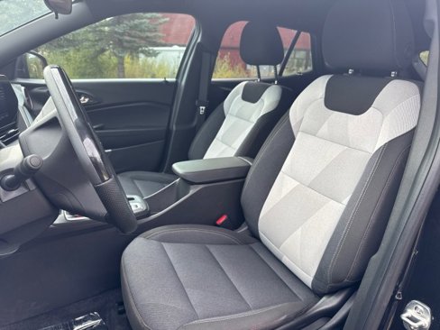 Used 2024 Chevrolet Trax RS image 9
