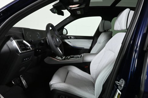 New 2026 BMW X5 M60i w/ Climate Comfort Package image 3
