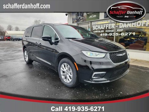 New 2025 Chrysler Pacifica Select image 1