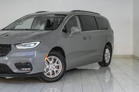 Used 2022 Chrysler Pacifica Touring-L image 46