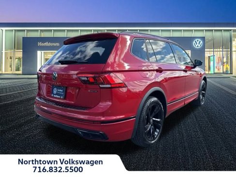 Certified 2024 Volkswagen Tiguan SE R-Line image 3