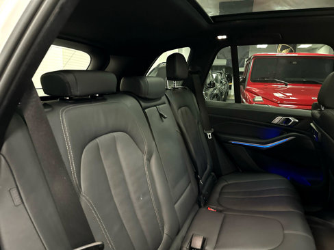 Used 2022 BMW X5 xDrive40i w/ M Sport Package image 38