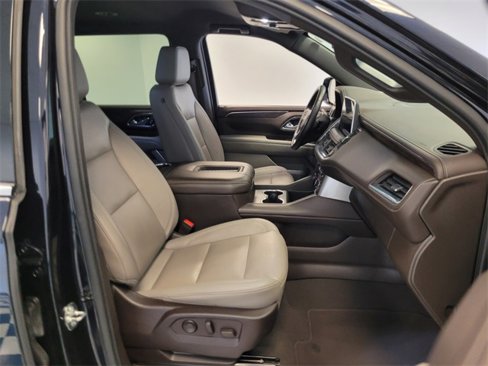 Used 2023 Chevrolet Suburban LT image 13