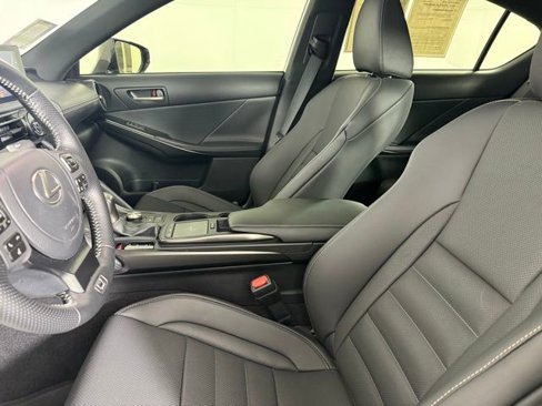 Used 2025 Lexus IS 500 image 17