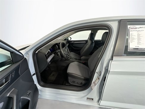 Used 2025 Volkswagen Jetta SE image 20