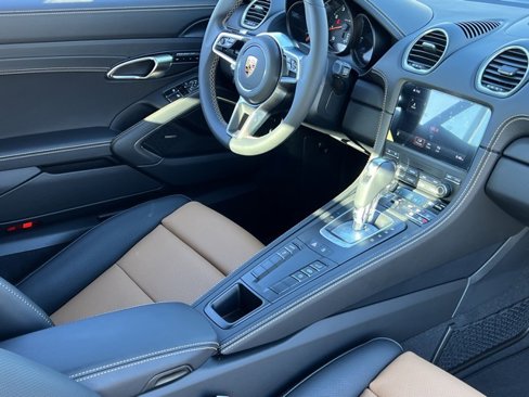 New 2025 Porsche 718 Cayman image 16