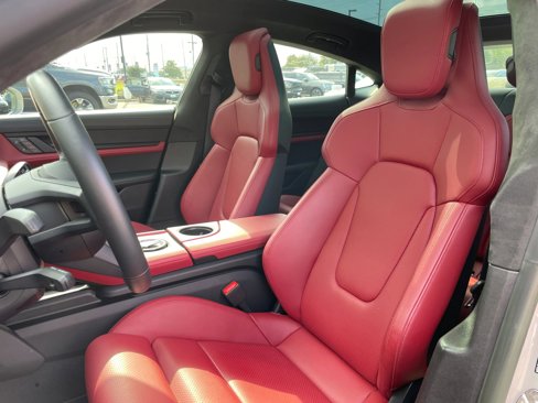Used 2022 Porsche Taycan GTS image 28