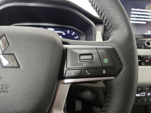 New 2025 Mitsubishi Outlander SEL image 16