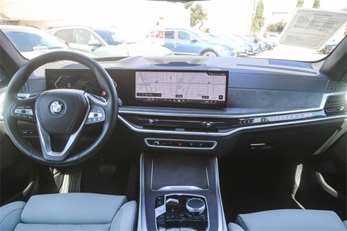 Used 2024 BMW X5 sDrive40i w/ Premium Package image 13
