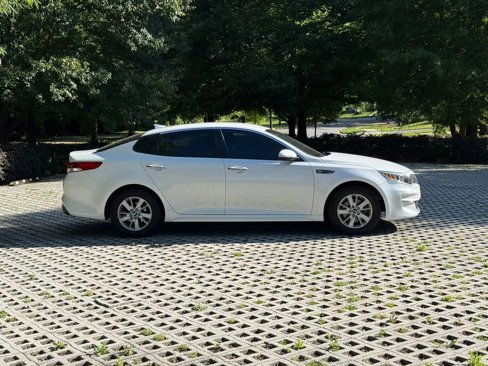 Used 2016 Kia Optima LX image 4