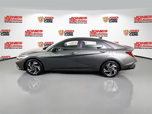 Certified 2025 Hyundai Elantra Sport image 13