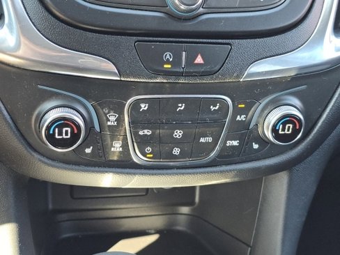 Used 2023 Chevrolet Equinox LT image 17