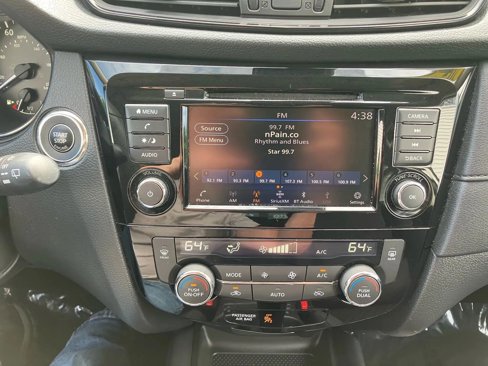 Used 2020 Nissan Rogue SV image 16