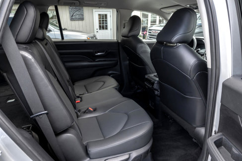 Used 2024 Toyota Grand Highlander AWD image 36