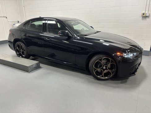 New 2025 Alfa Romeo Giulia AWD w/ Driving Assist Package image 7