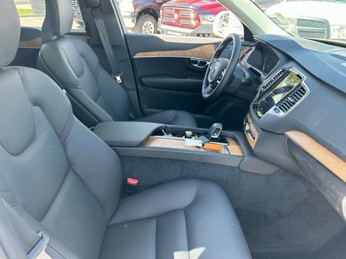 Used 2025 Volvo XC90 T8 Plus w/ Protection Package Premier image 35