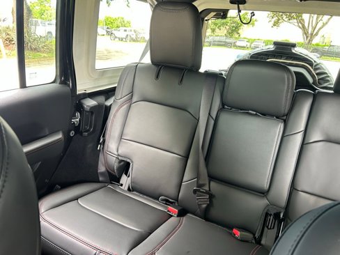 New 2025 Jeep Wrangler Unlimited Rubicon image 13