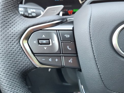 New 2025 Lexus TX 500h AWD image 31