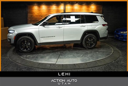 Used 2024 Jeep Grand Cherokee L Laredo image 1