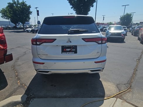 New 2025 Mitsubishi Outlander SE image 41