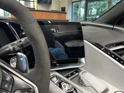 Used 2025 Chevrolet Corvette Z06 image 17