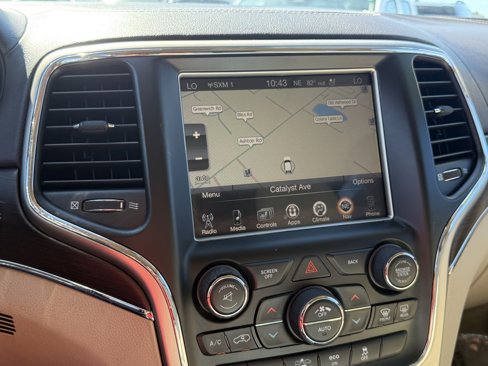 Used 2015 Jeep Grand Cherokee Overland w/ Advanced Technology Group image 28