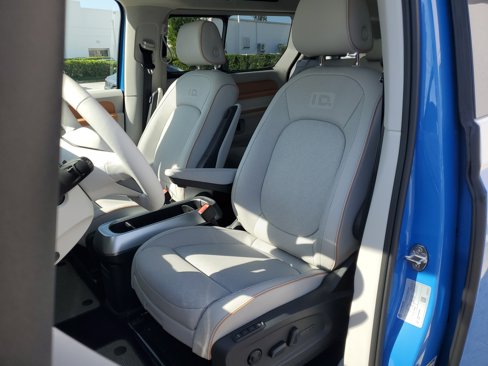 New 2025 Volkswagen ID. Buzz Pro S Plus image 16