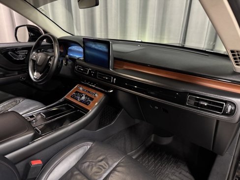 Used 2020 Lincoln Aviator Reserve w/ Equipment Group 201A image 9