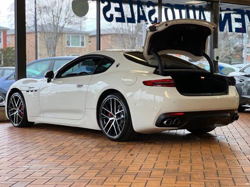 Used 2024 Maserati GranTurismo Modena image 25