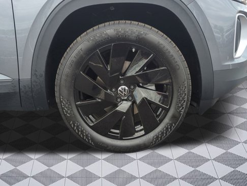 New 2025 Volkswagen Atlas SE image 10