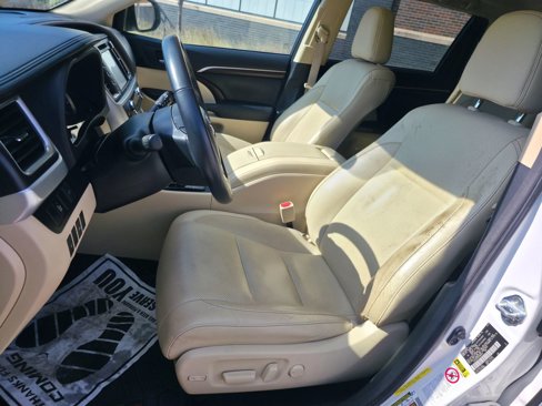 Used 2015 Toyota Highlander Limited image 23