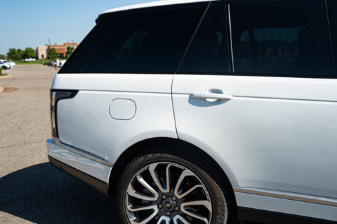 Used 2020 Land Rover Range Rover HSE image 15