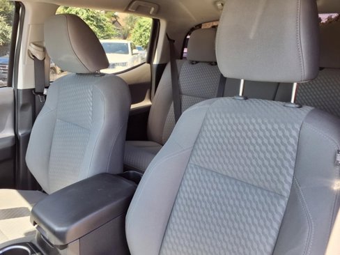 Used 2022 Toyota Tacoma SR image 13