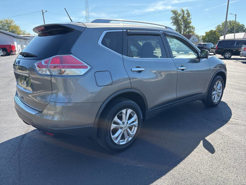 Used 2015 Nissan Rogue SV w/ SV Premium Package image 6