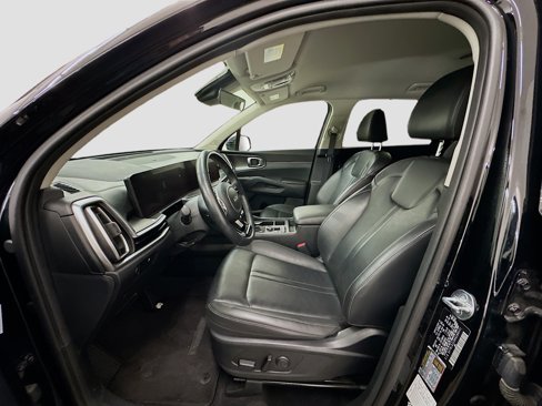 Used 2024 Kia Sorento S image 13