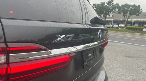 Used 2022 BMW X7 xDrive40i w/ Premium Package image 14