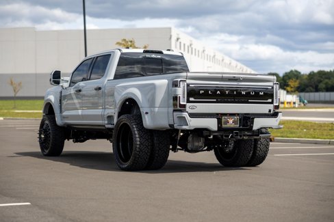 Used 2025 Ford F450 Platinum w/ Platinum Plus Package image 16