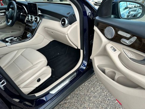 Used 2018 Mercedes-Benz GLC 300 4MATIC image 15