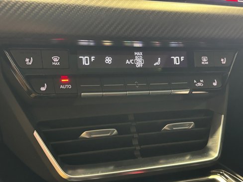 Used 2023 Audi e-tron GT Premium Plus image 39