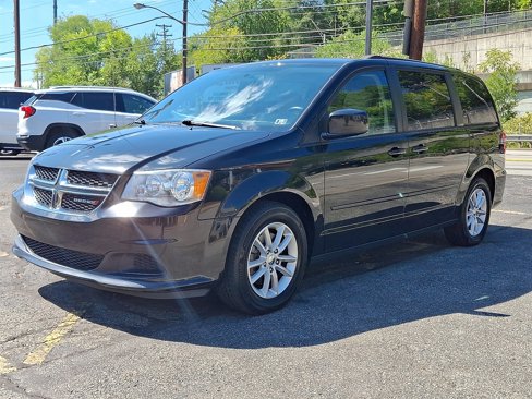 Used 2016 Dodge Grand Caravan SXT image 3