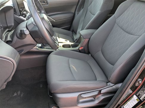 Used 2024 Toyota Corolla Cross LE image 17