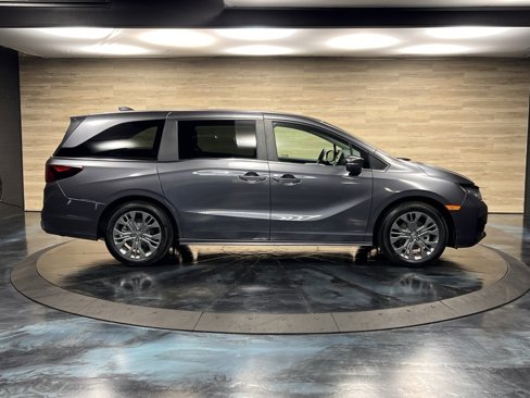 Used 2025 Honda Odyssey Touring image 17