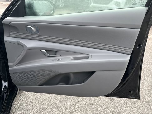 Certified 2025 Hyundai Elantra SEL image 14